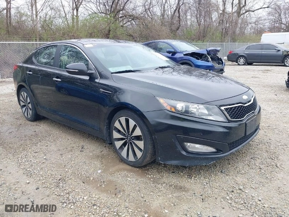 2013 Kia Optima SX with VIN 5XXGR4A61DG184092, listed as a IAAI auction lot 41923574 with 150,092 mi miles. Bid and sale history available at carsss.com. Image 1.