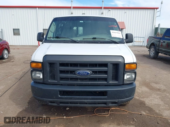 2008 Ford Econoline Cargo Commercial z VIN 1FTNE24L48DB49555, wystawiony jako IAAI lot #41847864 z przebiegiem 150 467 mil mil oraz . Historia ofert i sprzedaży dostępna na DreamBid. Obrazek 12.