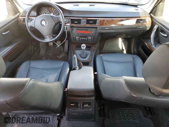 2011 BMW 3 Series 328i z VIN WBAPH7G59BNL85966, wystawiony jako Copart lot #49182085 z przebiegiem 140 626 mil mil oraz Szkoda całkowita • Salvage title. Historia ofert i sprzedaży dostępna na DreamBid. Obrazek 8.