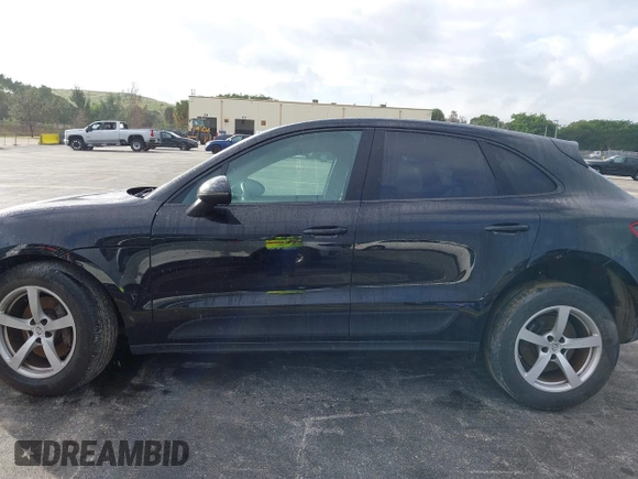 2018 Porsche Macan with VIN WP1AA2A51JLB06768, listed as a IAAI auction lot 41094542 with 55,045 mi miles and . Bid and sale history available at carsss.com. Image 15.