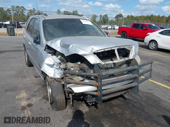 2004 Kia Sorento LX with VIN KNDJC733845275473, listed as a IAAI auction lot 40746072 with 231,936 mi miles. Bid and sale history available at carsss.com. Image 6.