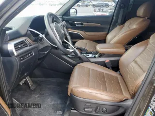 2020 Kia Telluride SX z VIN 5XYP5DHC1LG038521, wystawiony jako Copart lot #55861575 z przebiegiem 56 694 mil mil oraz Czysty tytuł • Clean title. Historia ofert i sprzedaży dostępna na DreamBid. Obrazek 7.