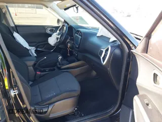 2021 Kia Soul GT-Line with VIN KNDJ63AUXM7776297, listed as a IAAI auction lot 41337165 with 64,333 mi miles and . Bid and sale history available at DreamBid. Image 5.