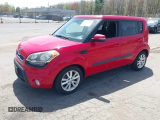 2013 Kia Soul ! with VIN KNDJT2A62D7525293, listed as a IAAI auction lot 42148962 with 171,673 mi miles. Bid and sale history available at carsss.com. Image 2.