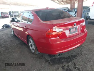 2008 BMW 3 Series 328i z VIN WBAVA33578KX85268, wystawiony jako IAAI lot #42583963 z przebiegiem 186 519 mil mil oraz . Historia ofert i sprzedaży dostępna na DreamBid. Obrazek 3.
