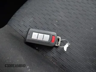 2014 Mitsubishi Outlander SE z VIN JA4AZ3A31EZ008884, wystawiony jako IAAI lot #41825440 z przebiegiem 171 232 mil mil oraz . Historia ofert i sprzedaży dostępna na DreamBid. Obrazek 11.