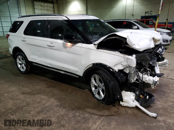 2017 Ford Explorer XLT with VIN 1FM5K8D89HGA44950, listed as a Copart auction lot 42048895 with 143,236 mi miles and Clean title. Bid and sale history available at DreamBid. Image 4.