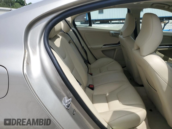 2015 Volvo S60 T5 Drive-E Premier z VIN YV140MFK2F1362846, wystawiony jako Copart lot #56112245 z przebiegiem 39 267 mil mil oraz Szkoda całkowita • Salvage title. Historia ofert i sprzedaży dostępna na DreamBid. Obrazek 10.