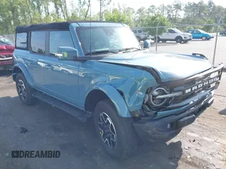 2023 Ford Bronco z VIN 1FMDE5BH1PLA89262, wystawiony jako IAAI lot #42100519 z przebiegiem 40 058 mil mil oraz . Historia ofert i sprzedaży dostępna na DreamBid. Obrazek 1.