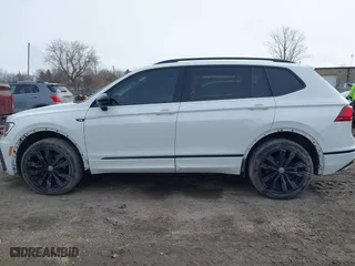 2020 Volkswagen Tiguan SE with VIN 3VV2B7AX4LM106638, listed as a IAAI auction lot 41744503 with 67,693 mi miles. Bid and sale history available at carsss.com. Image 15.