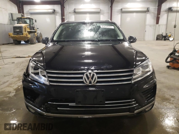 2016 Volkswagen Touareg Sport with VIN WVGEF9BP5GD012758, listed as a Copart auction lot 85434084 with 111,746 mi miles and Salvage Title. Bid and sale history available at DreamBid. Image 5.
