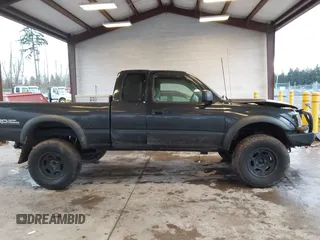 2004 Toyota Tacoma with VIN 5TEWN72N84Z336126, listed as a IAAI auction lot 41490400 with 243,647 mi miles and . Bid and sale history available at DreamBid. Image 13.