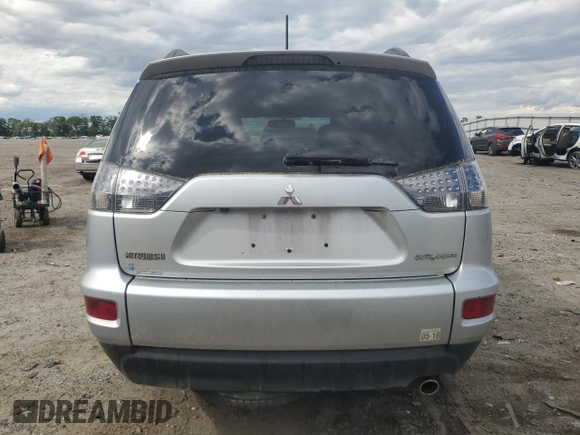 2012 Mitsubishi Outlander SE z VIN JA4AS3AW4CU008418, wystawiony jako Copart lot #57523555 z przebiegiem 179 693 mil mil oraz Czysty tytuł • Clean title. Historia ofert i sprzedaży dostępna na DreamBid. Obrazek 6.