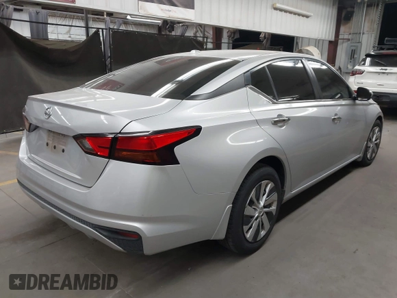 2019 Nissan Altima S with VIN 1N4BL4BV3KC104750, listed as a IAAI auction lot 41721052 with 76,971 mi miles and . Bid and sale history available at carsss.com. Image 4.