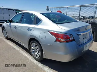 2015 Nissan Altima 2.5 z VIN 1N4AL3AP0FN345314, wystawiony jako IAAI lot #42143123 z przebiegiem 101 898 mil mil oraz . Historia ofert i sprzedaży dostępna na DreamBid. Obrazek 3.