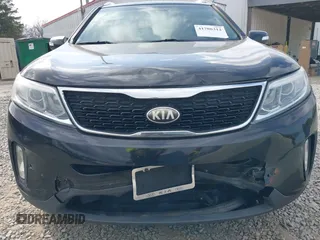 2014 Kia Sorento LX with VIN 5XYKT3A67EG497120, listed as a IAAI auction lot 41706312 with 179,952 mi miles. Bid and sale history available at carsss.com. Image 6.