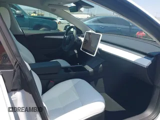2023 Tesla Model 3 с VIN 5YJ3E1EA6PF603133, выставлен на аукционе IAAI как лот 42571373 с пробегом 15 486 миль миль и . История ставок и продаж доступна на DreamBid. Изображение 5.