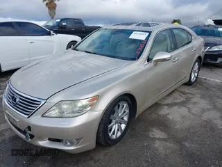 2012 Lexus LS 460 z VIN JTHBL5EFXC5110621, wystawiony jako IAAI lot #41714523 z przebiegiem 104 684 mil mil oraz . Historia ofert i sprzedaży dostępna na DreamBid. Obrazek 19.