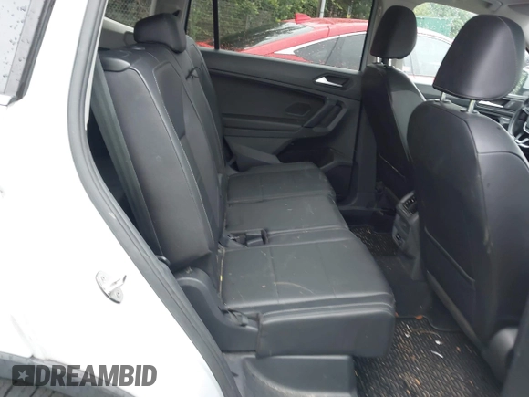 2019 Volkswagen Tiguan SE z VIN 3VV3B7AX7KM029525, wystawiony jako IAAI lot #42631715 z przebiegiem 148 174 mil mil oraz . Historia ofert i sprzedaży dostępna na DreamBid. Obrazek 8.