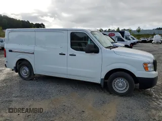 2013 Nissan NV S z VIN 1N6BF0KL6DN113326, wystawiony jako Copart lot #59023175 z przebiegiem 75 032 mil mil oraz Czysty tytuł • Clean title. Historia ofert i sprzedaży dostępna na DreamBid. Obrazek 4.