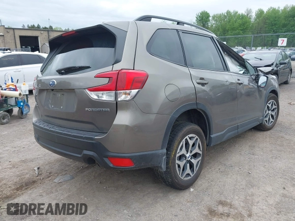 2020 Subaru Forester Premium with VIN JF2SKAJC2LH608689, listed as a IAAI auction lot 42251401 with 32,501 mi miles and . Bid and sale history available at DreamBid. Image 4.