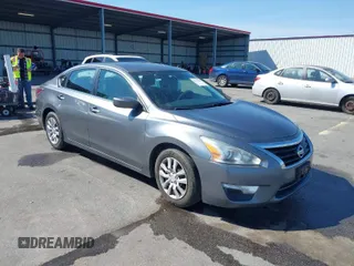 2015 Nissan Altima 2.5 S with VIN 1N4AL3AP0FC452682, listed as a IAAI auction lot 41872360 with 187,247 mi miles. Bid and sale history available at carsss.com. Image 1.