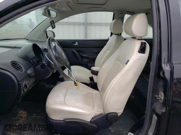 2010 Volkswagen Beetle with VIN 3VWRW3AG7AM027033, listed as a Copart auction lot 72426264 with 131,396 mi miles and Clean title. Bid and sale history available at DreamBid. Image 7.