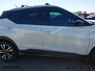 2018 Nissan Kicks SR with VIN 3N1CP5CUXJL504437, listed as a IAAI auction lot 41890907 with 137,572 mi miles. Bid and sale history available at carsss.com. Image 14.