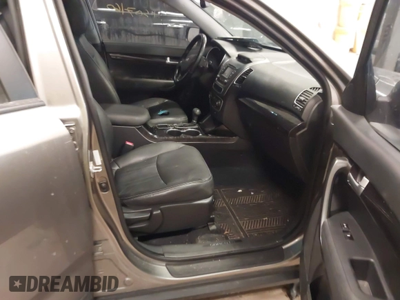 2014 Kia Sorento EX with VIN 5XYKU4A71EG435384, listed as a IAAI auction lot 41607160 with 143,622 mi miles and . Bid and sale history available at DreamBid. Image 5.