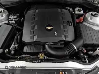 2015 Chevrolet Camaro LT z VIN 2G1FD1E36F9302987, wystawiony jako Copart lot #70499045 z przebiegiem 150 248 mil mil oraz Czysty tytuł • Clean title. Historia ofert i sprzedaży dostępna na DreamBid. Obrazek 14.