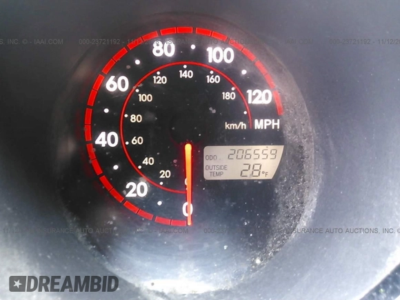 2005 Pontiac Vibe with VIN 5Y2SM63805Z418224, listed as a IAAI auction lot 41707286 with 206,559 mi miles. Bid and sale history available at carsss.com. Image 7.