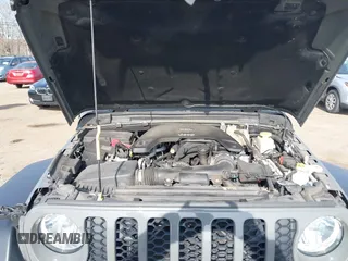 2020 Jeep Gladiator Sport S with VIN 1C6HJTAG2LL157701, listed as a IAAI auction lot 41766647 with 62,571 mi miles. Bid and sale history available at carsss.com. Image 10.
