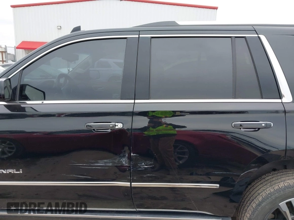 2018 GMC Yukon Denali with VIN 1GKS1CKJXJR300708, listed as a IAAI auction lot 41213592 with 110,789 mi miles. Bid and sale history available at carsss.com. Image 15.