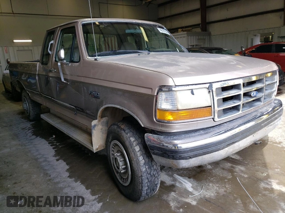 1992 Ford F-250 with VIN 1FTHX26MXNKA05058, listed as a Copart auction lot 46181044 with 200,145 mi miles and Salvage title. Bid and sale history available at DreamBid. Image 4.