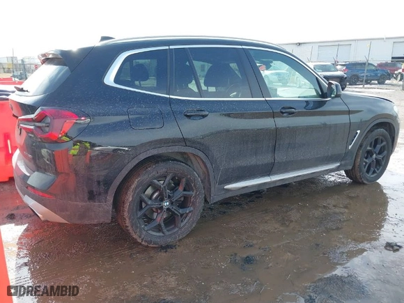 2024 BMW X3 xDrive30i with VIN 5UX53DP05R9W01583, listed as a IAAI auction lot 41624433 with 10,208 mi miles. Bid and sale history available at carsss.com. Image 4.