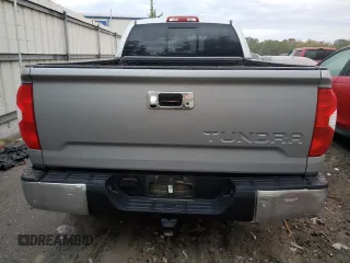 2017 Toyota Tundra SR5 z VIN 5TFRW5F19HX216001, wystawiony jako Copart lot #83469664 z przebiegiem 88 905 mil mil oraz Szkoda całkowita • Salvage title. Historia ofert i sprzedaży dostępna na DreamBid. Obrazek 6.