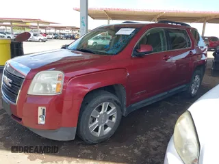 2011 GMC Terrain SLE-2 z VIN 2CTALSEC5B6226401, wystawiony jako IAAI lot #42168653 z przebiegiem 156 977 mil mil oraz . Historia ofert i sprzedaży dostępna na DreamBid. Obrazek 2.