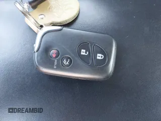 2006 Lexus IS 250 z VIN JTHCK262465007863, wystawiony jako IAAI lot #42231541 z przebiegiem 173 919 mil mil oraz . Historia ofert i sprzedaży dostępna na DreamBid. Obrazek 11.