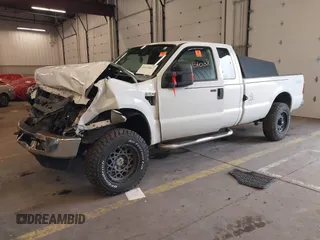 2010 Ford F-250 XL z VIN 1FTSX2BR4AEA28576, wystawiony jako IAAI lot #41615867 z przebiegiem Nie podano mil oraz . Historia ofert i sprzedaży dostępna na DreamBid. Obrazek 17.