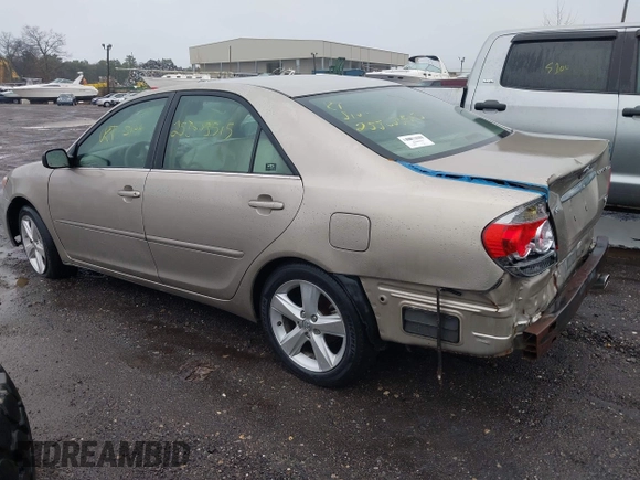 2004 Toyota Camry LE with VIN 4T1BF32K94U588725, listed as a IAAI auction lot 41960395 with Not Provided miles and . Bid and sale history available at carsss.com. Image 3.