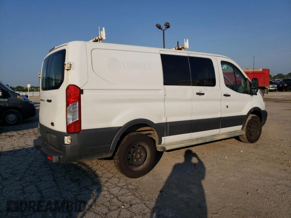 2015 Ford Transit Cargo с VIN 1FTNR1ZM8FKB20102, выставлен на аукционе Copart как лот 65703335 с пробегом 267 890 миль миль и Чистый • Clean title. История ставок и продаж доступна на DreamBid. Изображение 3.