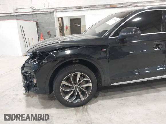 2024 Audi Q5 S line Premium with VIN WA1GAAFY8R2022421, listed as a IAAI auction lot 41918026 with 22,333 mi miles and . Bid and sale history available at DreamBid. Image 18.
