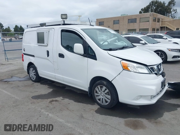 2015 Nissan NV200 SV with VIN 3N6CM0KN8FK691089, listed as a IAAI auction lot 42112026 with 95,972 mi miles. Bid and sale history available at carsss.com. Image 1.