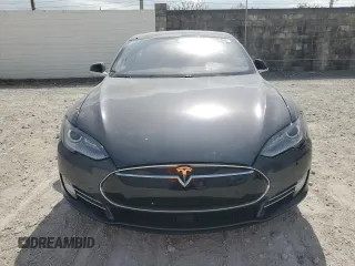 2014 Tesla Model S P85D with VIN 5YJSA1H28EFP62793, listed as a Copart auction lot 52902495 with Not Provided miles and Salvage Title. Bid and sale history available at DreamBid. Image 5.