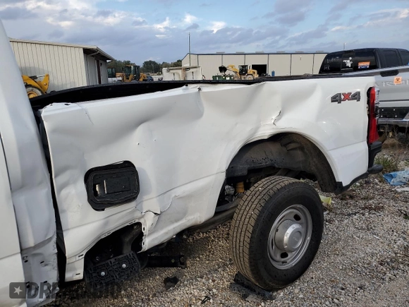 2024 Ford F-350 z VIN 1FT8W3BA0REC09540, wystawiony jako Copart lot #85826054 z przebiegiem 6 650 mil mil oraz Szkoda całkowita • Salvage title. Historia ofert i sprzedaży dostępna na DreamBid. Obrazek 9.