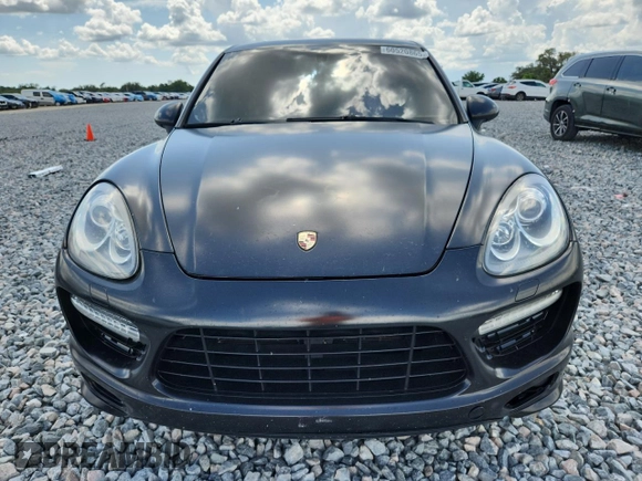 2013 Porsche Cayenne GTS с VIN WP1AD2A25DLA75526, выставлен на аукционе Copart как лот 60520865 с пробегом Не указан миль и Списание • Salvage title. История ставок и продаж доступна на DreamBid. Изображение 5.