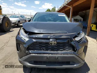 2023 Toyota RAV4 LE z VIN 2T3G1RFV9PC383821, wystawiony jako Copart lot #60561435 z przebiegiem 33 593 mil mil oraz Szkoda całkowita • Salvage title. Historia ofert i sprzedaży dostępna na DreamBid. Obrazek 5.
