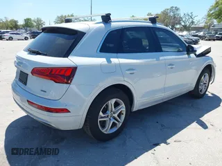 2019 Audi Q5 Premium with VIN WA1ANAFY3K2127433, listed as a IAAI auction lot 41786698 with 49,881 mi miles. Bid and sale history available at carsss.com. Image 4.