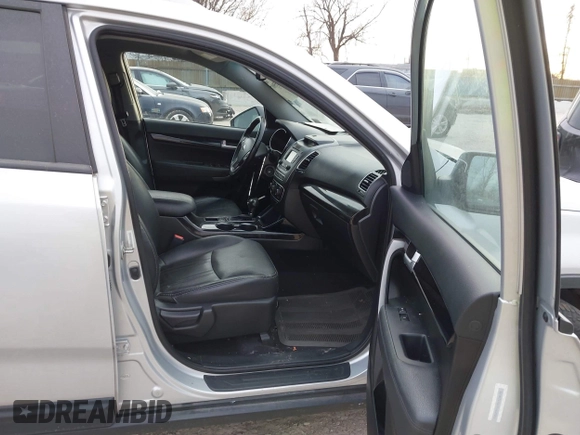2015 Kia Sorento LX with VIN 5XYKTCA60FG639261, listed as a IAAI auction lot 41255907 with 133,665 mi miles and . Bid and sale history available at DreamBid. Image 5.