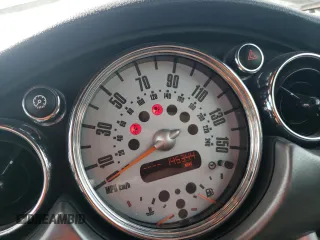 2008 MINI Convertible S с VIN WMWRH33508TU81576, выставлен на аукционе Copart как лот 60684675 с пробегом 145 344 миль миль и Списание • Salvage title. История ставок и продаж доступна на DreamBid. Изображение 9.